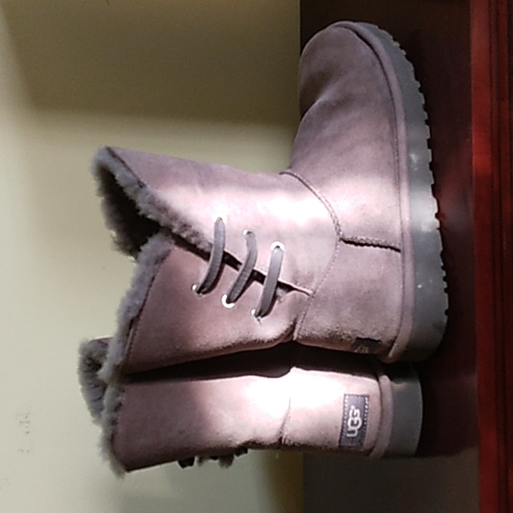 UGGs sz 9
